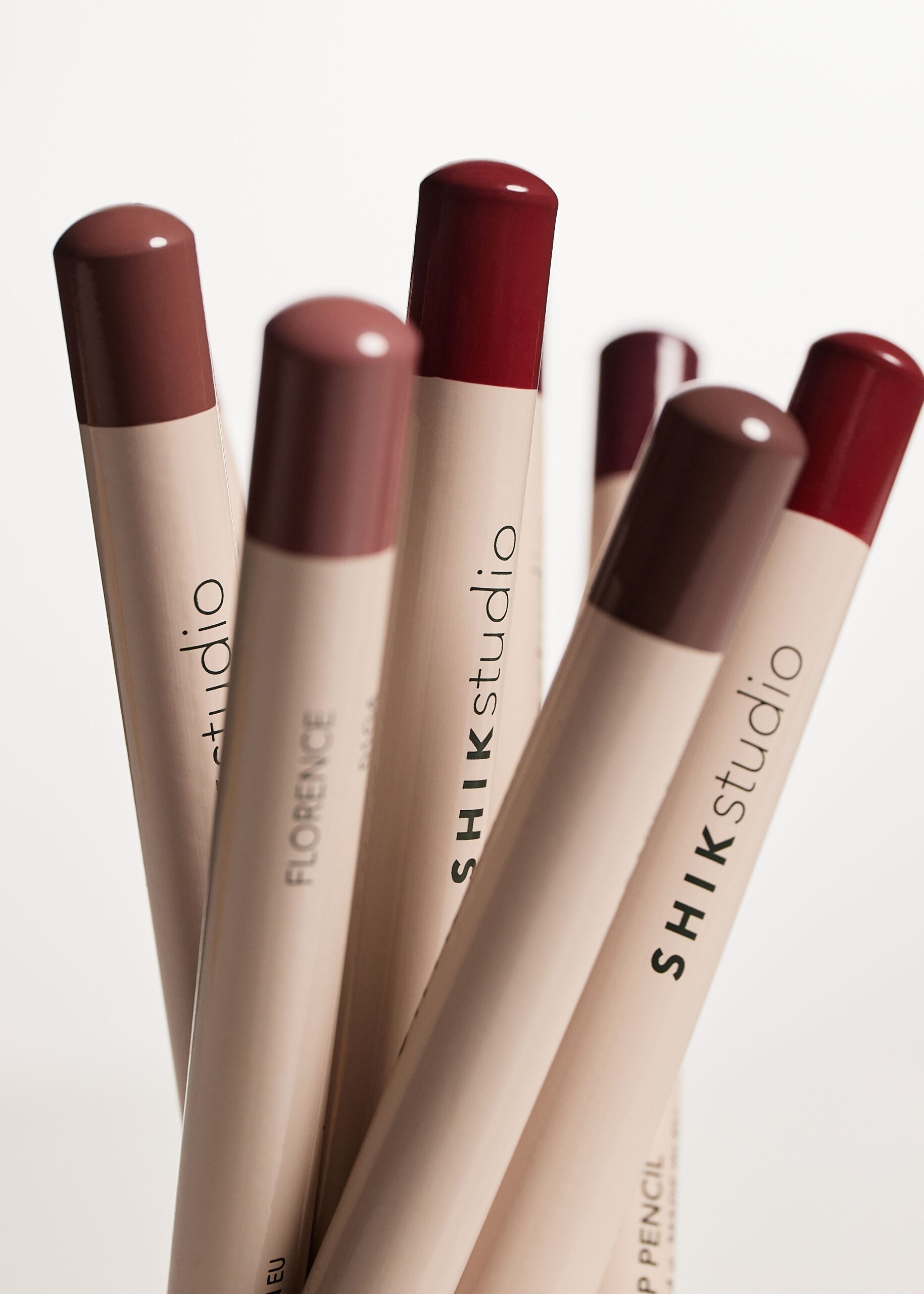 <b>LIP PENCIL</b><br>Карандаш для губ